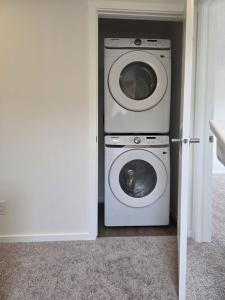 Fotografie z fotogalerie ubytování 3 Bedroom Apartment v destinaci Calgary