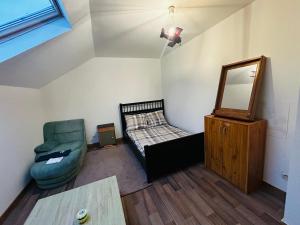 Postel nebo postele na pokoji v ubytování Christalsuite