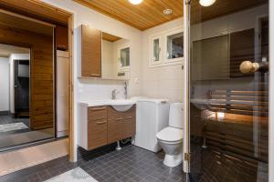 Ένα μπάνιο στο Sammalkaltio 2 by Hi Ylläs +22 φωτογραφίες