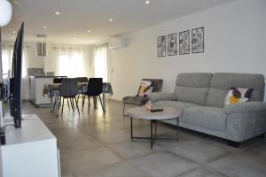 Χώρος καθιστικού στο Logement 4 personnes Sainte-Florine