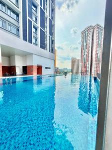 Bazén v ubytování Chambers Residence by Luxy Stay nebo v jeho okolí