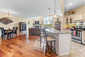 Køkken eller tekøkken på Cold Water Canyon Retreat