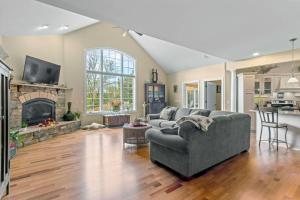 Et tv og/eller underholdning på Cold Water Canyon Retreat + 54 billeder