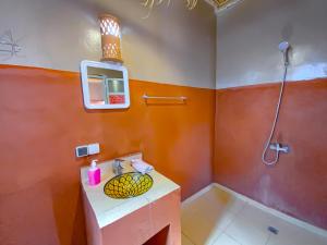 Ένα μπάνιο στο Gite d'étape Asfalou chez l'habitant