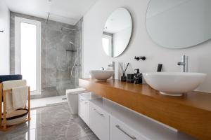 Koupelna v ubytování Sunny Ocean View Villa + 28 fotografií