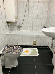 Ένα μπάνιο στο Einfaches Zimmer zum Wohlfühlen