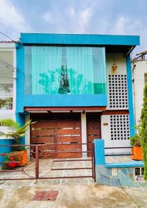 Budova, kde se prázdninový dům nachází