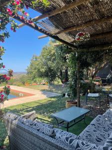 Κήπος έξω από το Alentejo Mountain Private Pool House