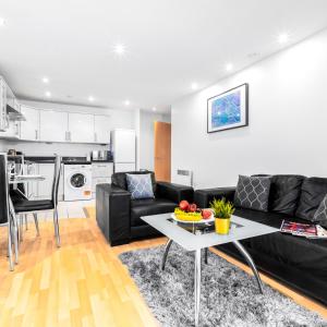 Kuchyň nebo kuchyňský kout v ubytování Stylish Two Bed Apartment - City Centre - Smart Tv - Parking 201MH