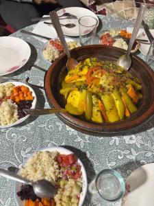 Jídlo v ubytování v soukromí nebo okolí + 22 fotografií