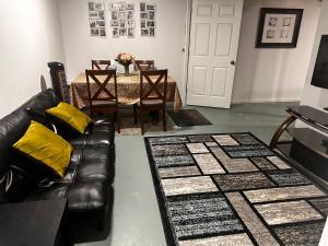 Posezení v ubytování The Coatesville Haven