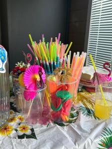 Jídlo v ubytování na lodi nebo okolí