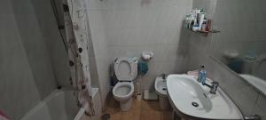 Ένα μπάνιο στο Loureiro Rooms +55 φωτογραφίες