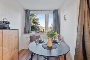 Φωτογραφία από το άλμπουμ του H5 2 - Kingsize Bett, Netflix, Balkon, Pool σε Baiersbronn