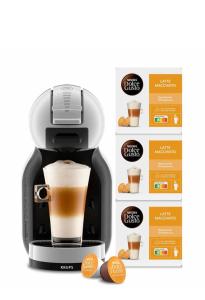 una macchinetta del caffè su una mensola con una tazza di caffè di Ferienwohnung Langwasser a Norimberga