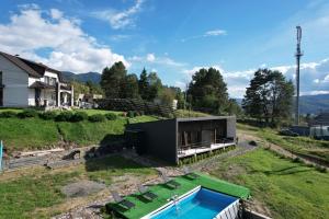 ミザヤリヤにあるHorizonの丘の上の家