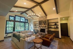 Posezení v ubytování The Farmhouse at Suncadia