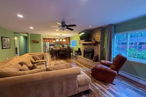 Posezení v ubytování South Lake Tahoe Charm