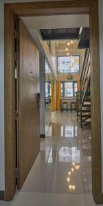 Ảnh trong thư viện ảnh của Modern & Spacious Loft-Style Condo near Airport ở Manila