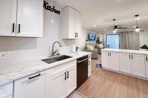 Η κουζίνα ή μικρή κουζίνα στο Sierra Pines Retreat Tahoe