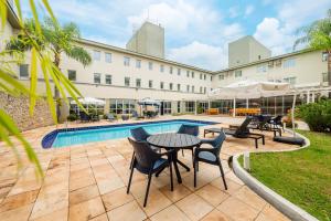 Bazén v ubytování Ibis Styles Campinas Alphaville nebo v jeho okolí