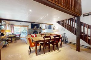 Μια τηλεόραση ή/και κέντρο ψυχαγωγίας στο Snowcreek 51