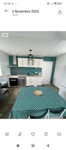 Kuchyň nebo kuchyňský kout v ubytování Charmante maison à louer