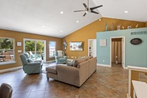 Billede fra billedgalleriet på Sunrise, Wildlife & Paddle Boarding Awaits! i Sunrise Beach