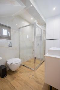 Ένα μπάνιο στο Marizaf house +13 φωτογραφίες