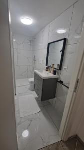 Ένα μπάνιο στο Casa Hanna Garden