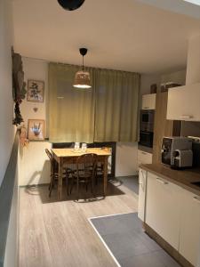 Η κουζίνα ή μικρή κουζίνα στο U žltej mačky