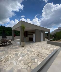 Το κτήριο όπου στεγάζεται  το διαμέρισμα