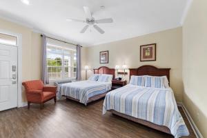 Postel nebo postele na pokoji v ubytování BEACH BLISS in Litchfield Resort + 21 fotografií