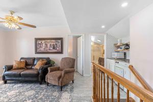 Kuchyň nebo kuchyňský kout v ubytování Quiet Comfort Suite 2b1b