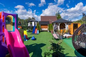 Ο χώρος παιχνιδιού για παιδιά στο GORSKI RESORT Lux Apartments Jacuzzi & Sauna