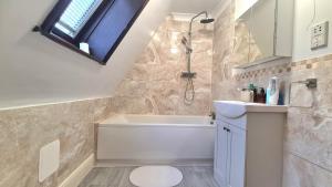 Ένα μπάνιο στο A home away from home