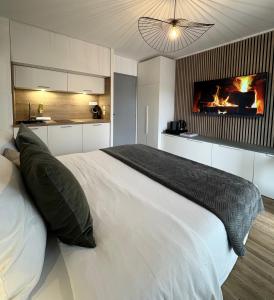 Ένα ή περισσότερα κρεβάτια σε δωμάτιο στο Studio Galerie 466 L'art de vivre à Metz +15 φωτογραφίες