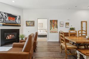 Χώρος καθιστικού στο The Mason 1052