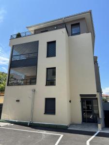 Budova, kde se apartmán nachází