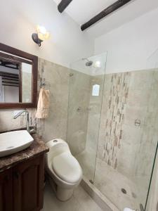 Ένα μπάνιο στο La Casa Colonial Imperial +24 φωτογραφίες