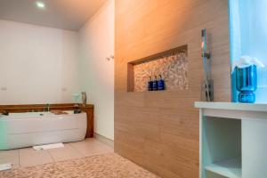 Koupelna v ubytování Habitare - La Fortuna + 105 fotografií