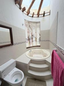 Ένα μπάνιο στο La Casa Colonial