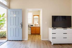 Kuchyň nebo kuchyňský kout v ubytování Coastal Glow