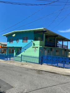 Το κτήριο όπου στεγάζεται  το διαμέρισμα