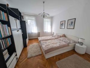 Ένα ή περισσότερα κρεβάτια σε δωμάτιο στο Holiday home in Gyenesdias - Balaton 54827 +27 φωτογραφίες