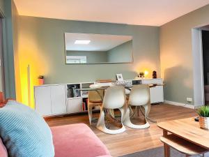 Kuchyň nebo kuchyňský kout v ubytování Grand écran, piscine, beach-volley, pétanque inclus