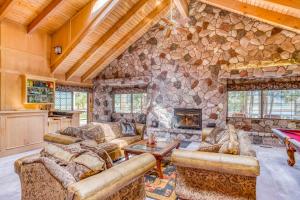 Istumisnurk majutusasutuses 036 - Eye of the Eagle - Big Bear Getaway