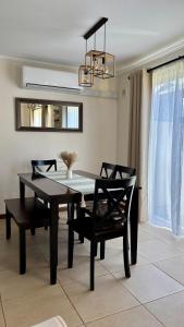 Posezení v ubytování Refugio de Aves Bienvenido a tu hogar en Pucón