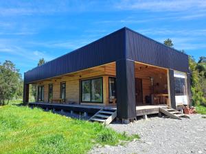 Το κτήριο όπου στεγάζεται  η παραθεριστική κατοικία