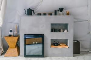 Příslušenství pro přípravu čaje a kávy v ubytování private your resort ITTEKURAi 松山